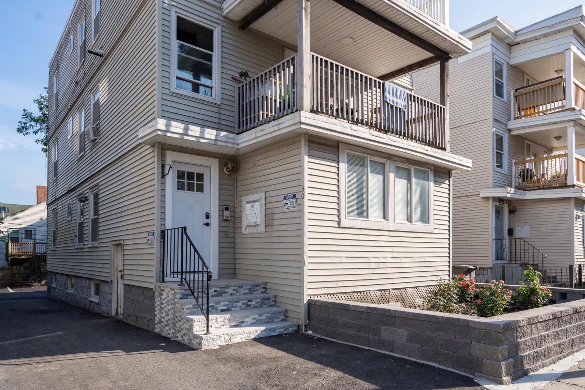 30-1 4Br Boston - Comfortable Apt Near Mbta Εξωτερικό φωτογραφία